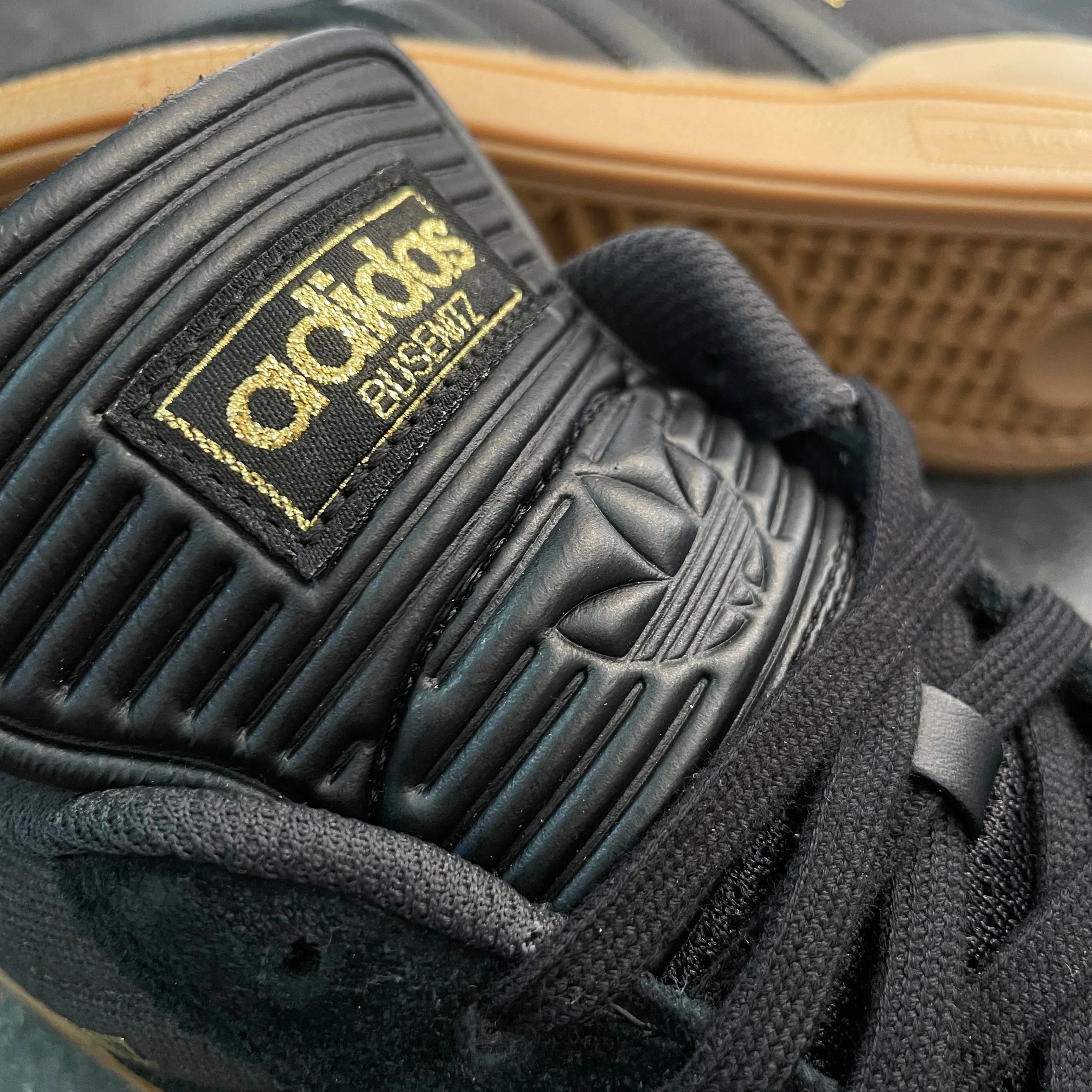 Adidas Busenitz Black/Carbon/Gold Gum