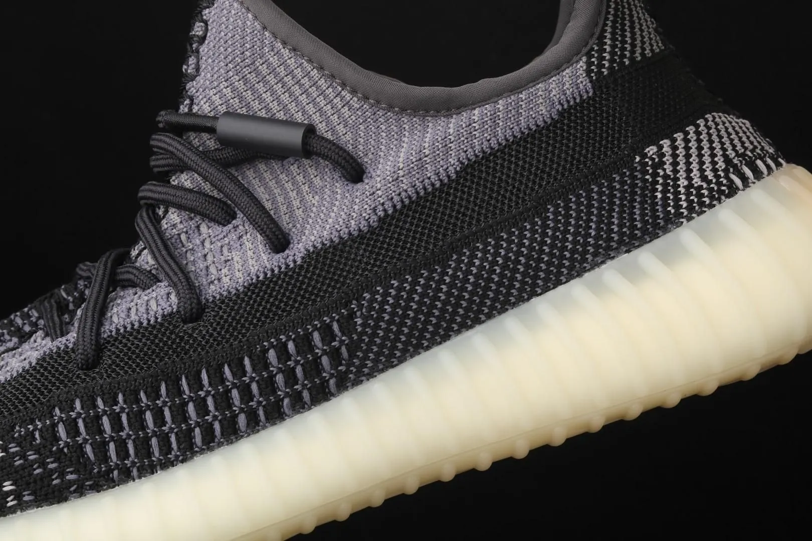 adidasWMNS Yeezy Boost 350 V2 - Carbon
