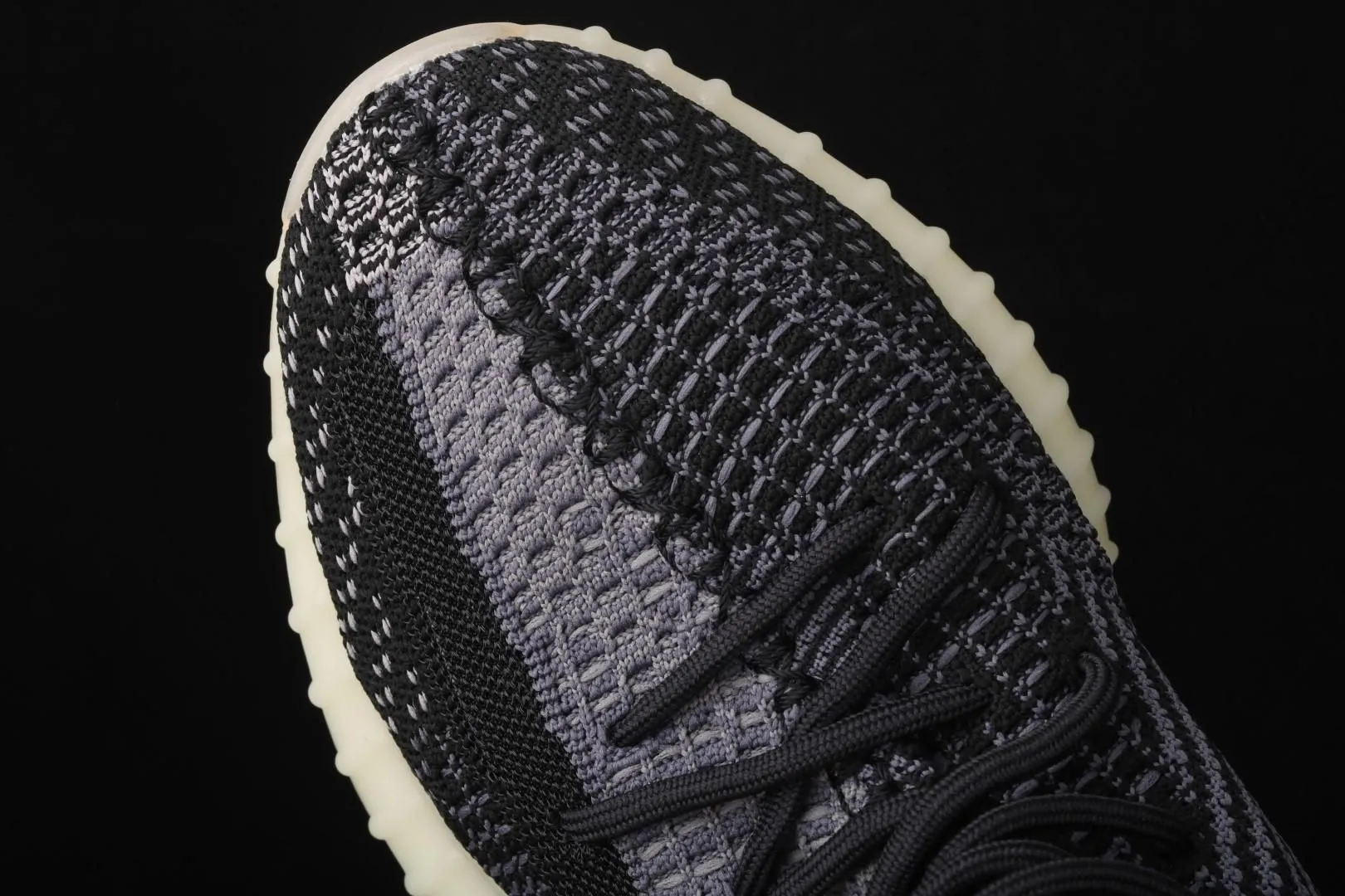 adidasWMNS Yeezy Boost 350 V2 - Carbon