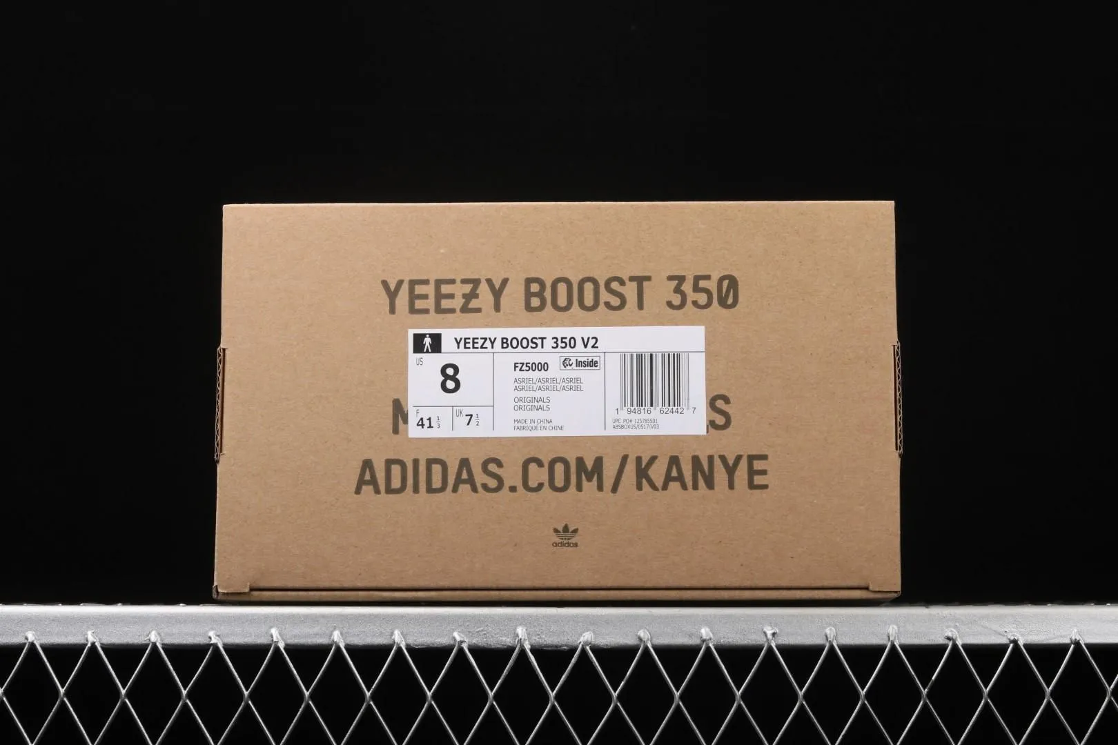 adidasWMNS Yeezy Boost 350 V2 - Carbon