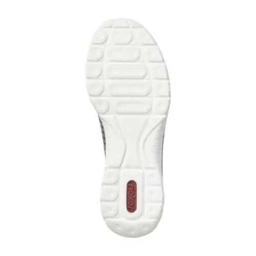 B7796 Slip-On Sneaker