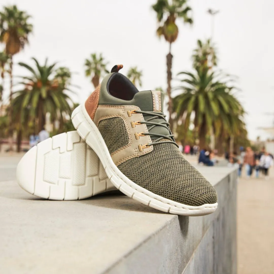 B7796 Slip-On Sneaker