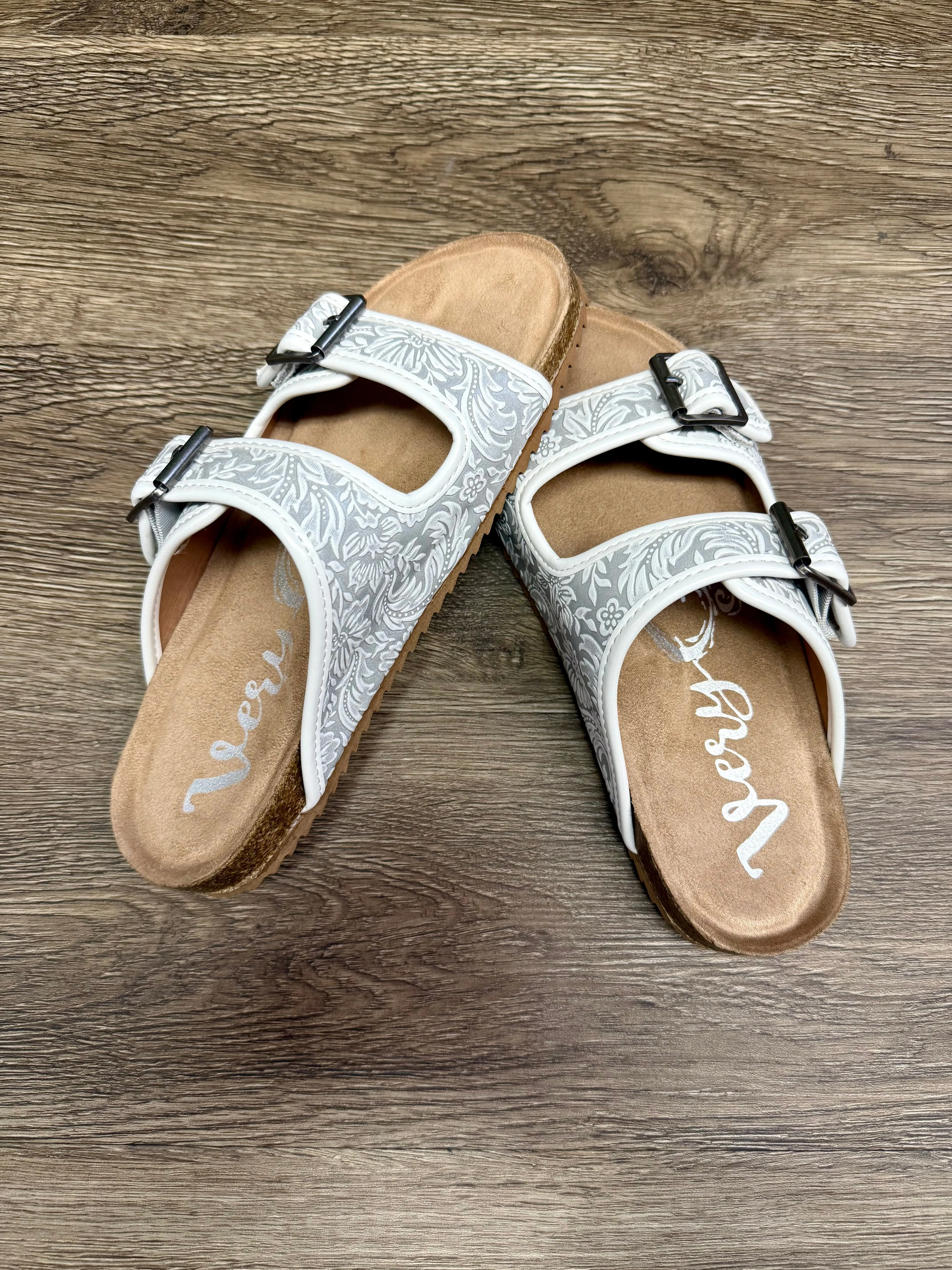 Very G White/Grey Lainey Sandals