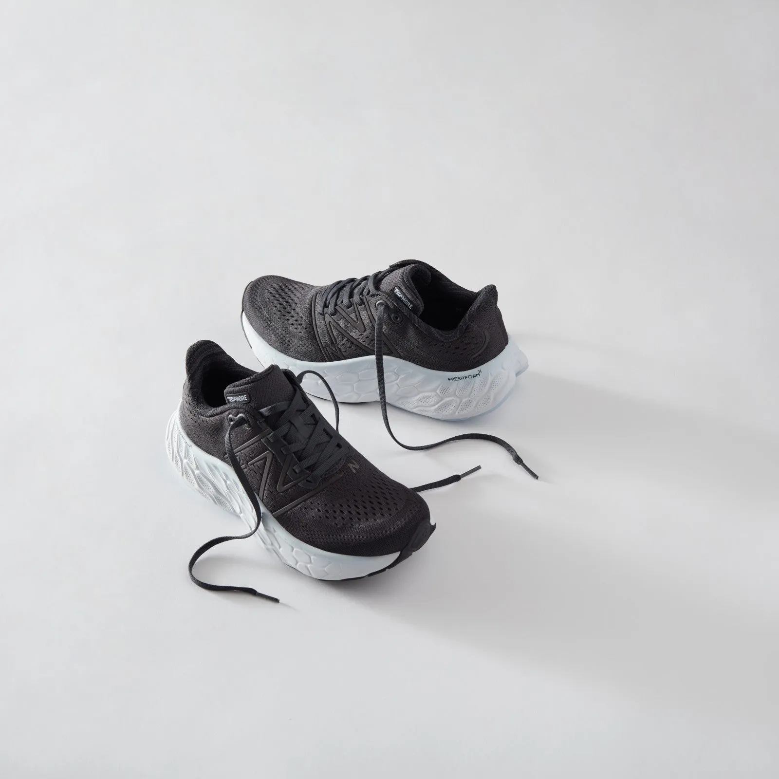 Women's MORE Black With Starlight V4